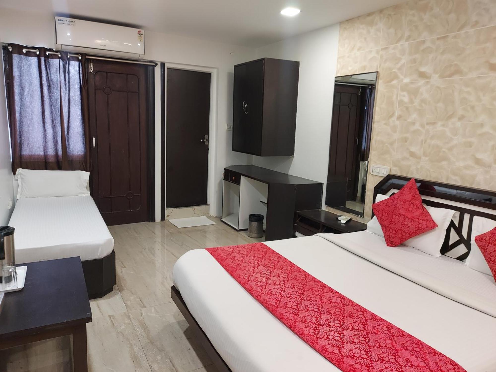 Hotel Galaxy Indore Exterior foto